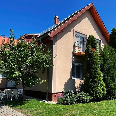 Lavender Apartment Siofok Dış mekan fotoğraf